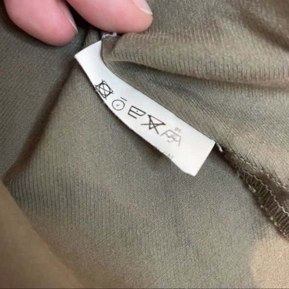 HACHE STRUCTURED ARCHITECTURAL RUFFLE NECK V BACK BOXY LAGENLOOK BLOUSE OLIVE 42 - Picture 6 of 6